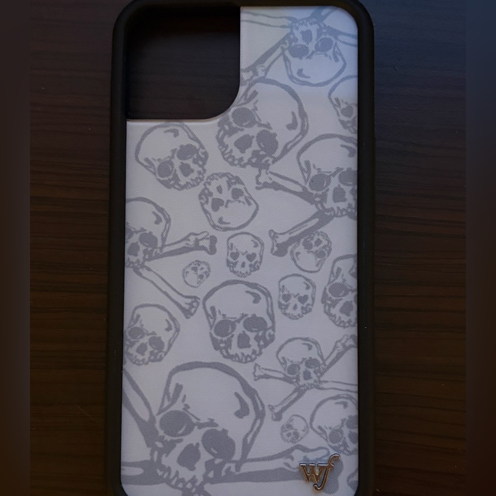 Wildflower Skull Pattern Phone Case - Black and Gray